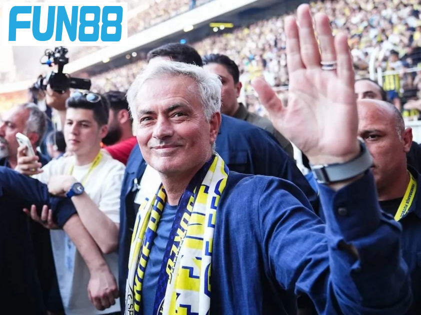 Sau khi vất vả giành vé đi tiếp, Fenerbahce của HLV Jose Mourinho sẽ là đội bóng rất đáng được chờ đợi tại cúp C2 châu Âu mùa này (Ảnh: Goal)