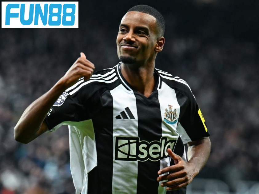 Isak vẫn đang giúp Newcastle bay cao mùa này (Ảnh: Newcastle United)